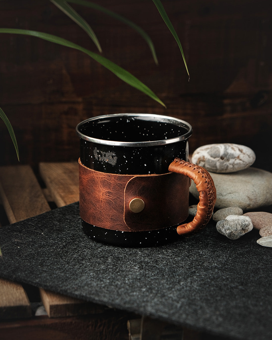 Personalized Leather-Wrapped Mug – Stylish Office Gift Ideas