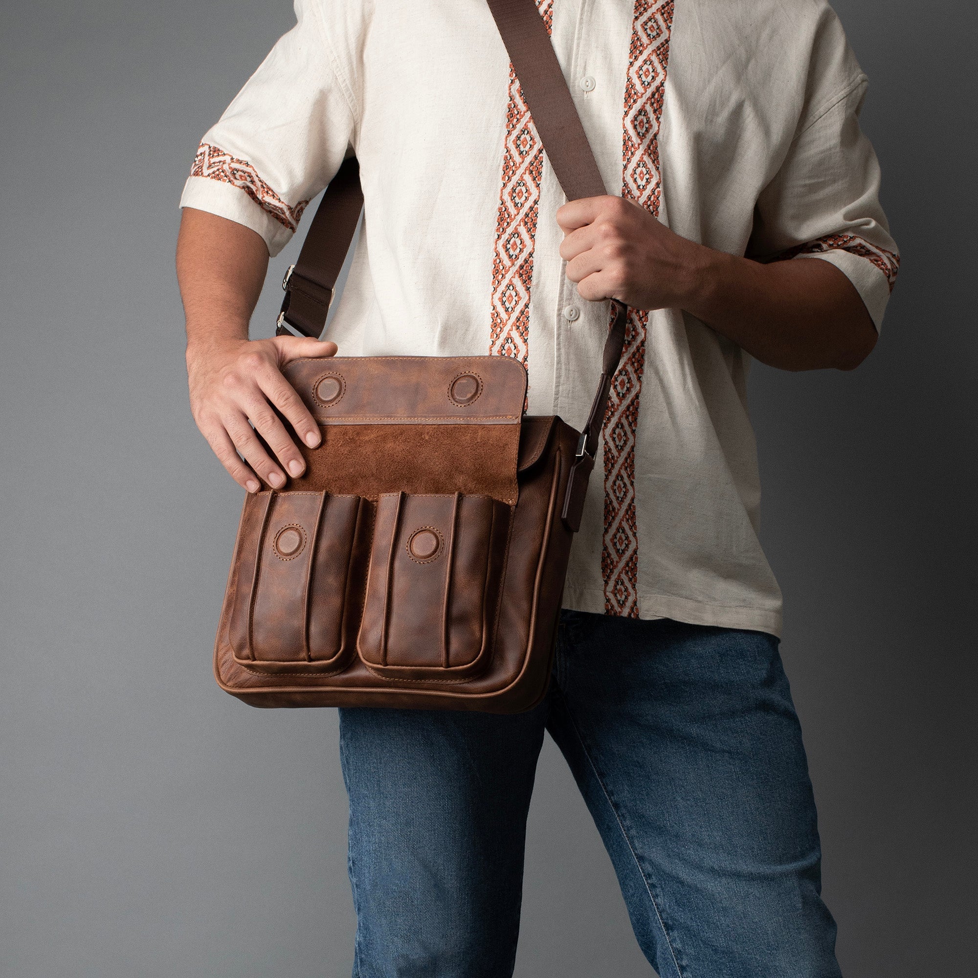 Genuine Leather Asgap Messenger Bag Brown