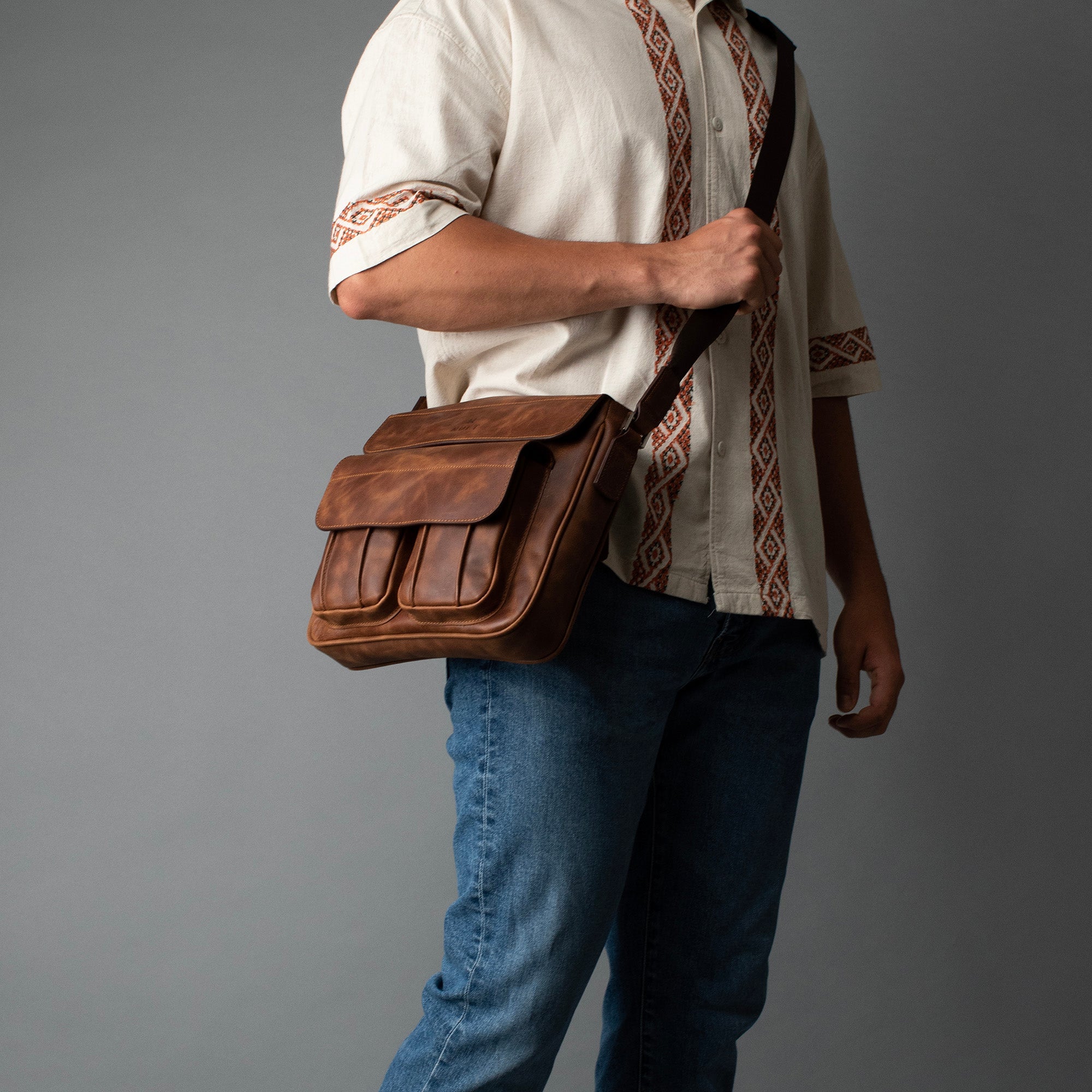 Genuine Leather Asgap Messenger Bag Brown