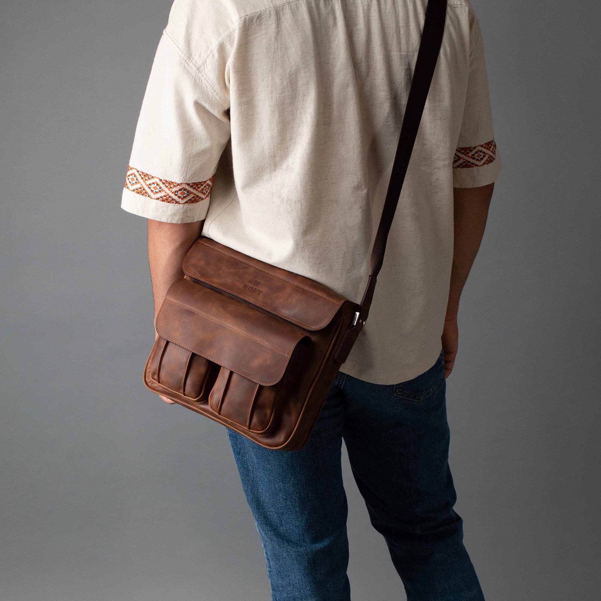 Genuine Leather Asgap Messenger Bag Brown