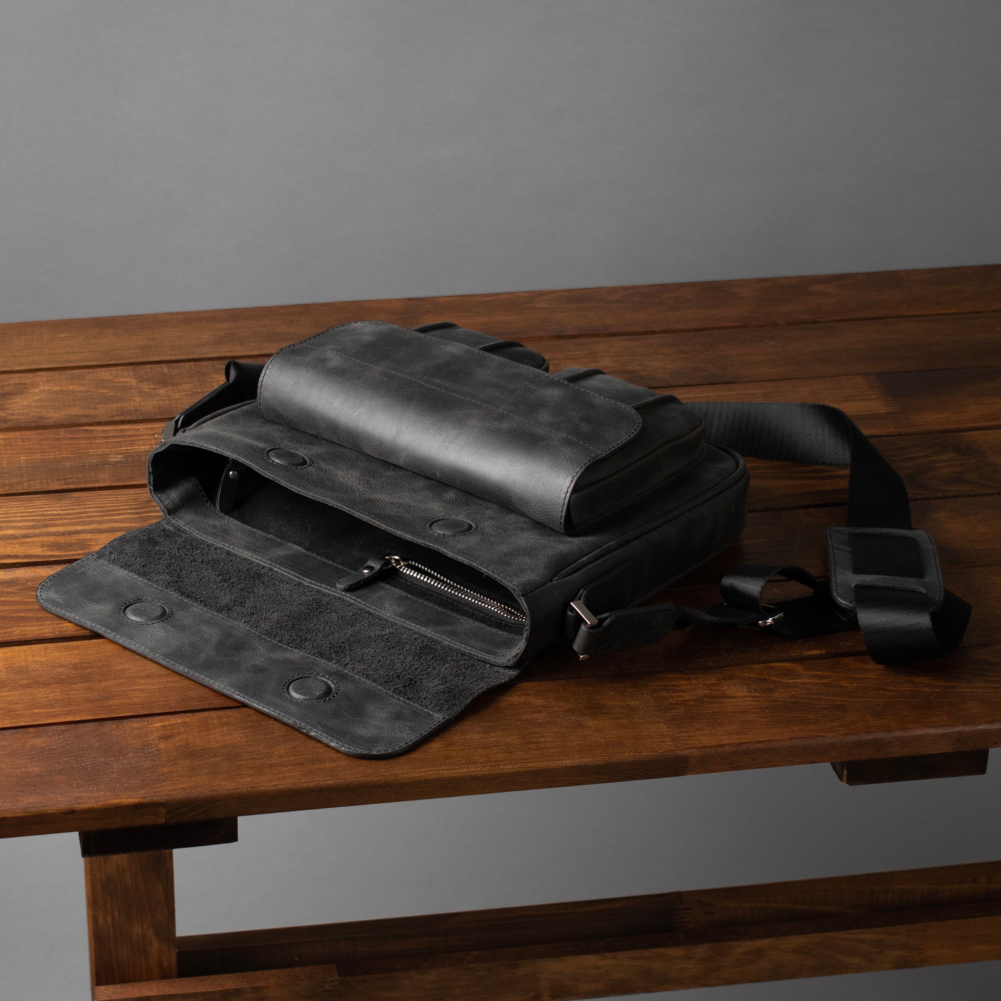 Genuine Leather Asgap Messenger Bag Anthracite