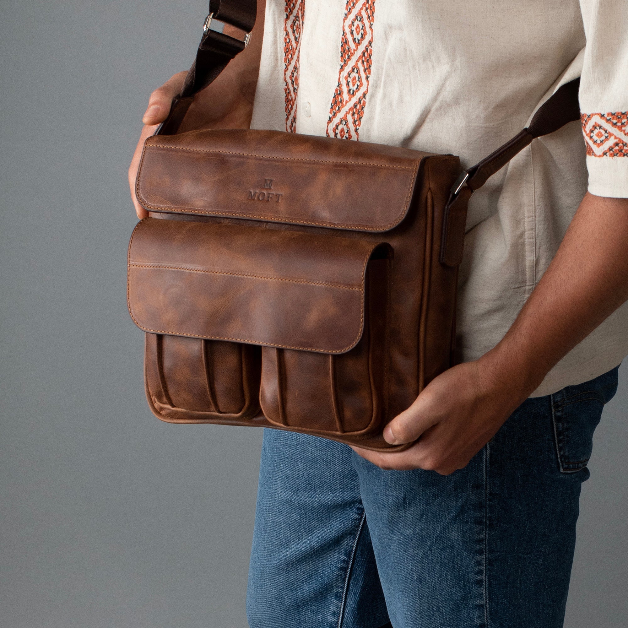 Genuine Leather Asgap Messenger Bag Brown