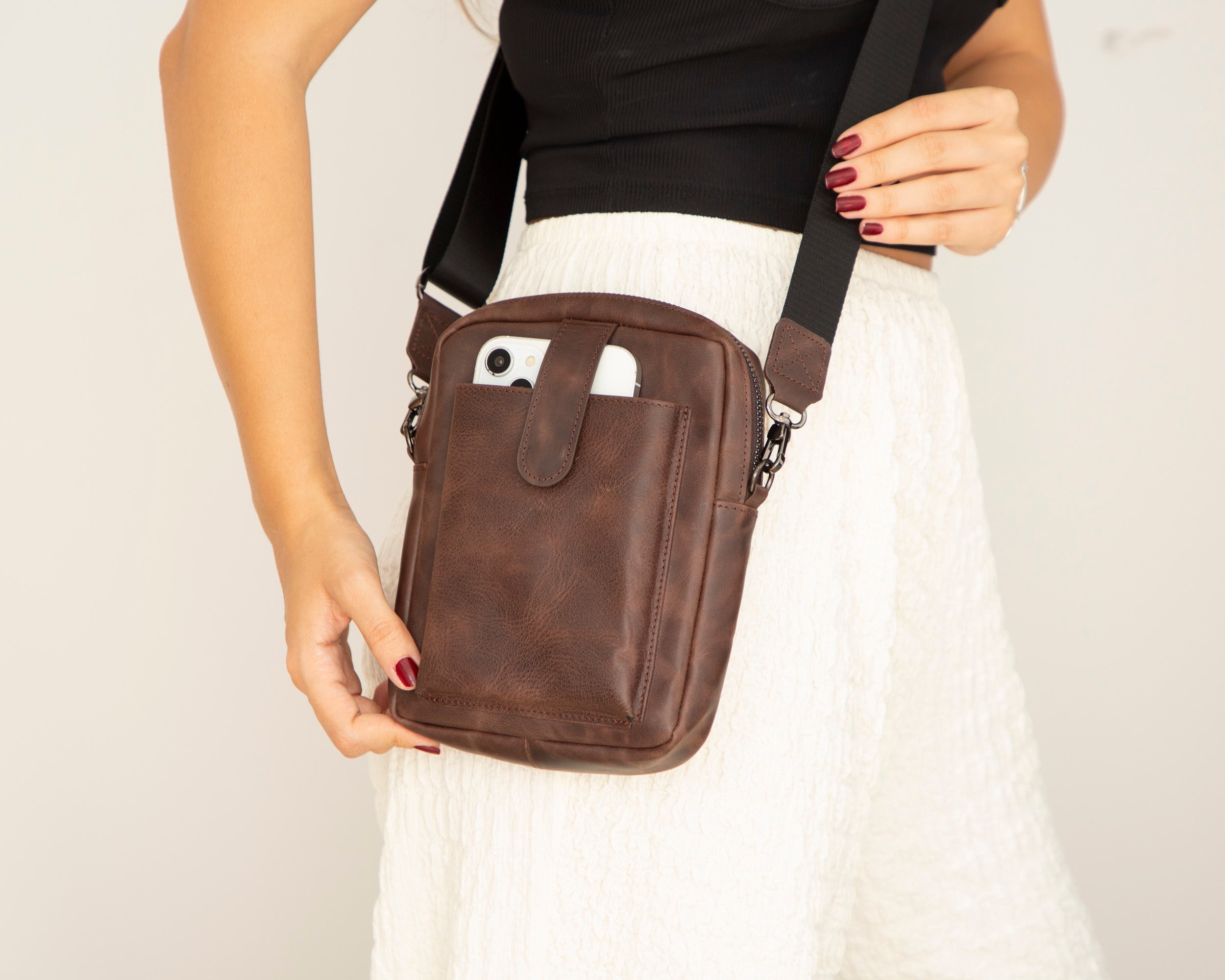 Solvix Leather Crossbody Bag