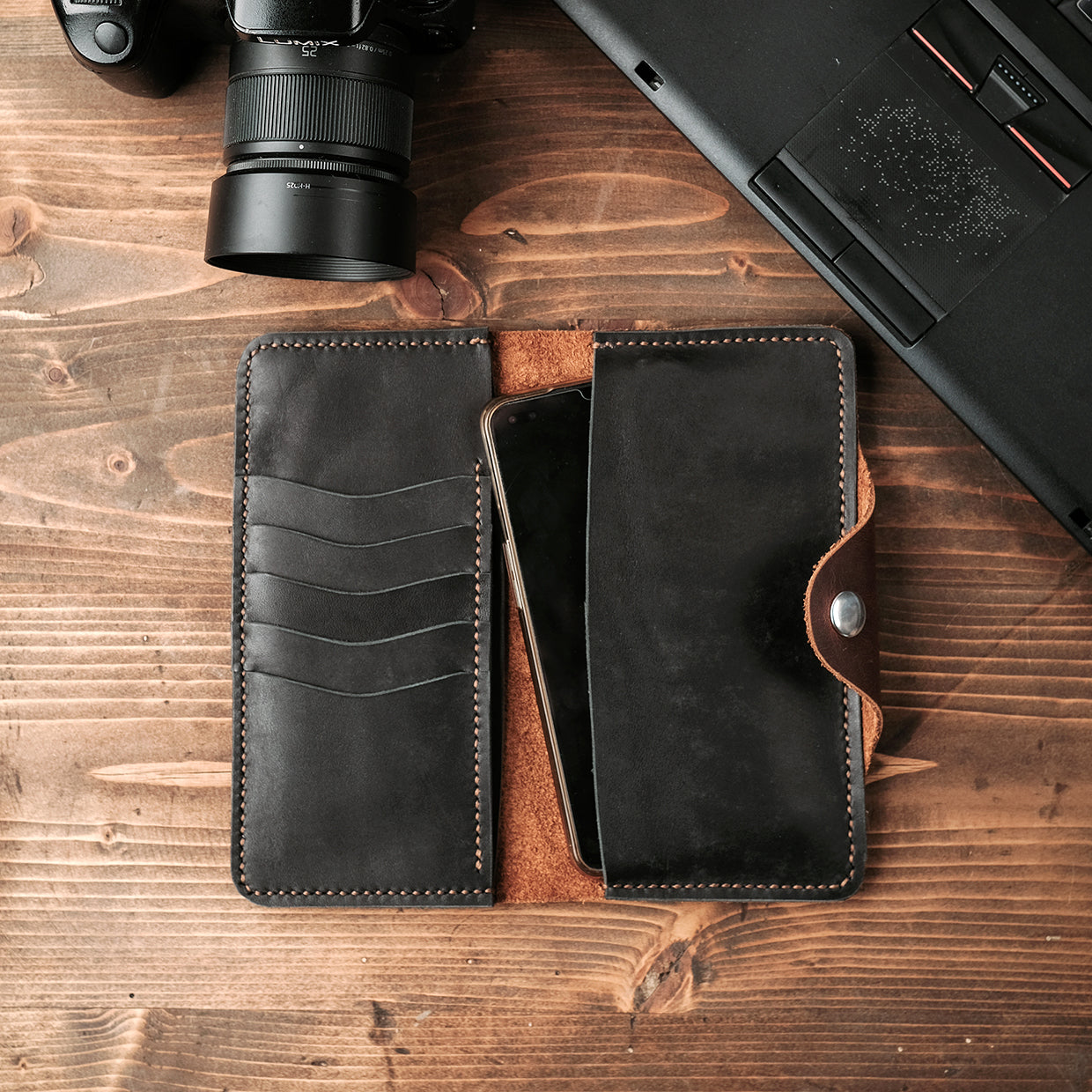 Vertical leather wallet - Gift Inspirations