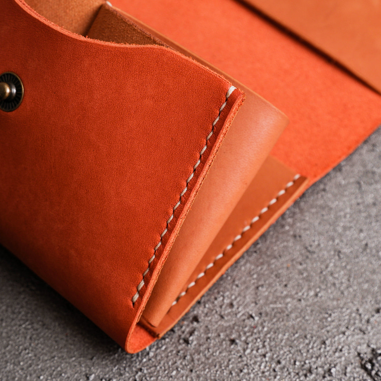 Armes PB Leather Wallet - Trendy Designs