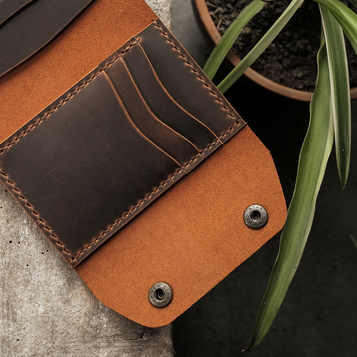 Leather wallet - DELAURE - Gift Inspirations