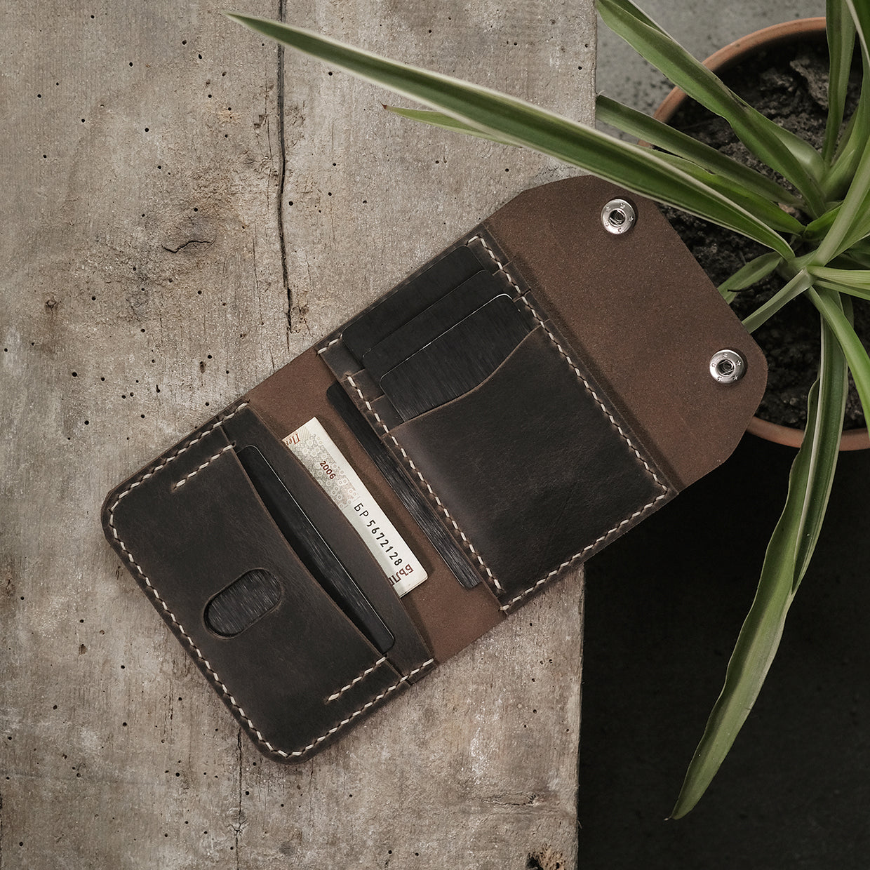 Leather wallet - DELAURE - Gift Inspirations
