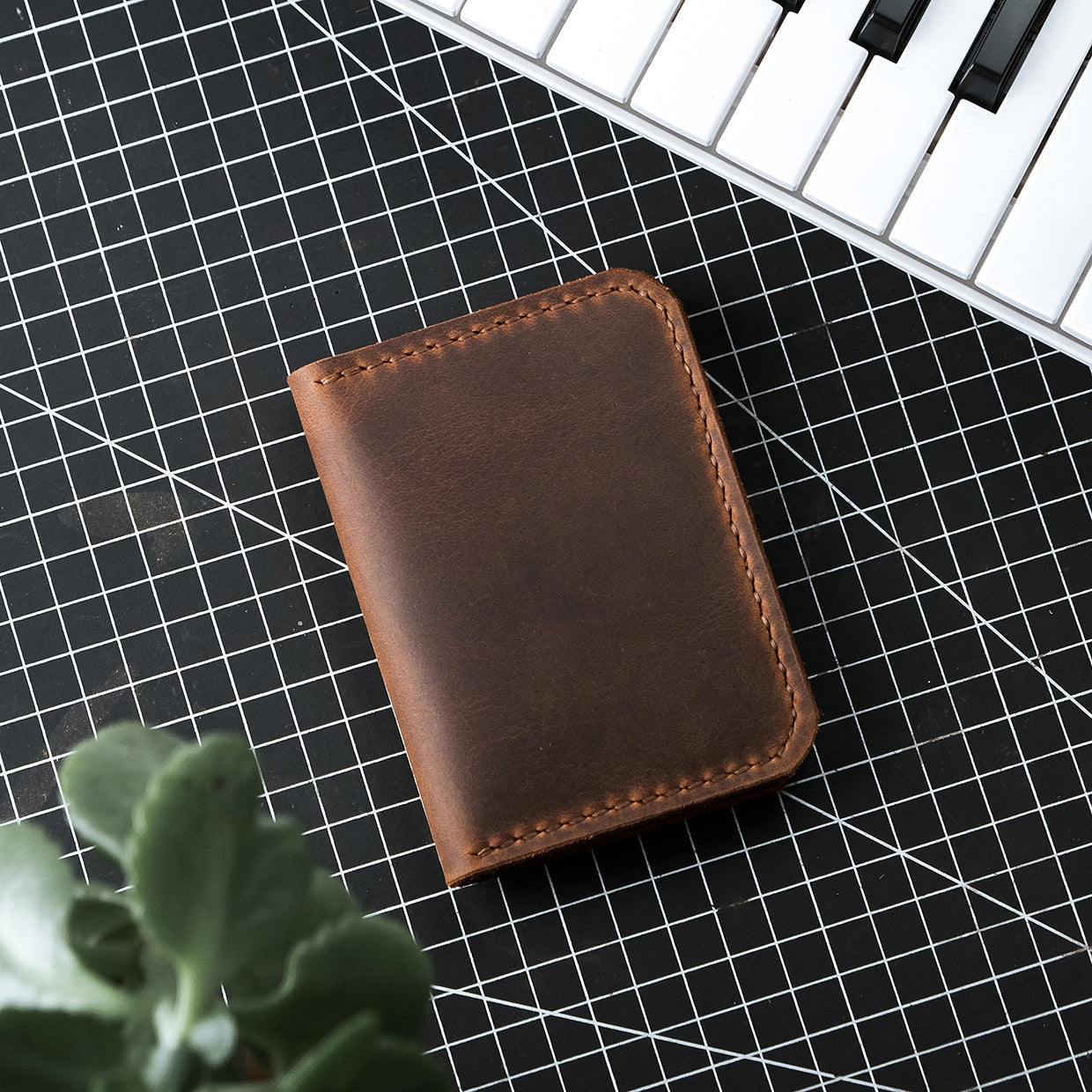 Leather card holder - BELETS - Unique Ideas