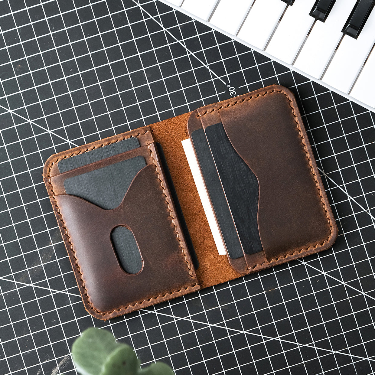 Leather card holder - BELETS - Unique Ideas