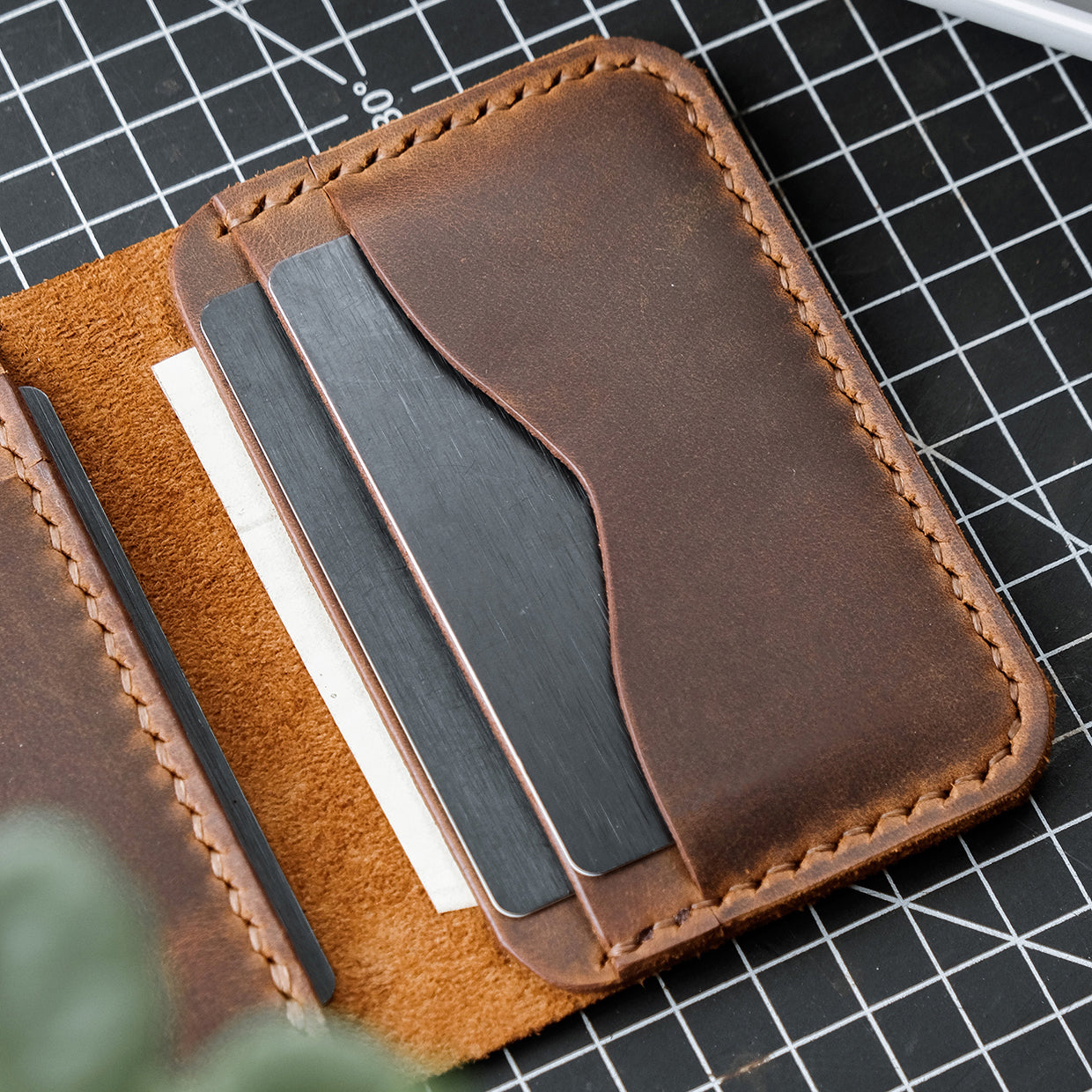 Leather card holder - BELETS - Unique Ideas