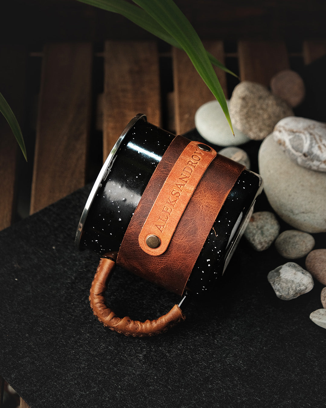 Corporate holiday presents Enamel Mugs 500ml Leather Wrapped - Unique Ideas