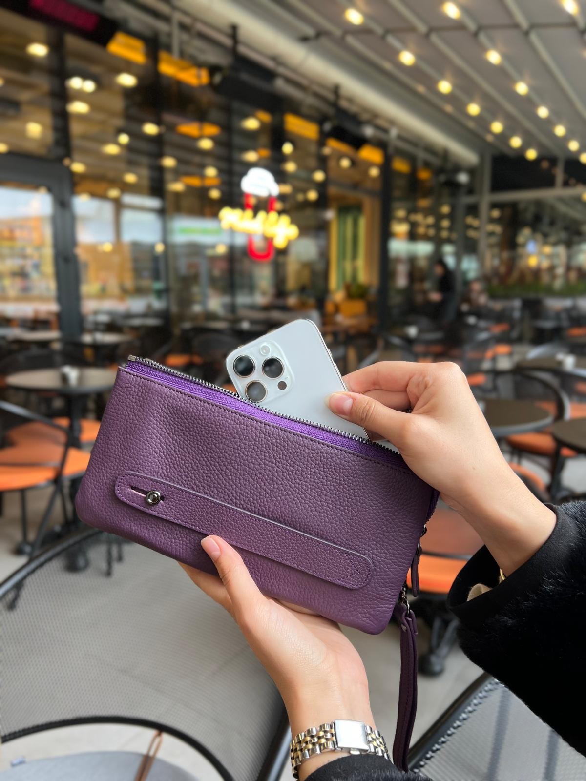 Leather 2225 Viento Genuine Leather Unisex Handbag – Where Style Meets Function