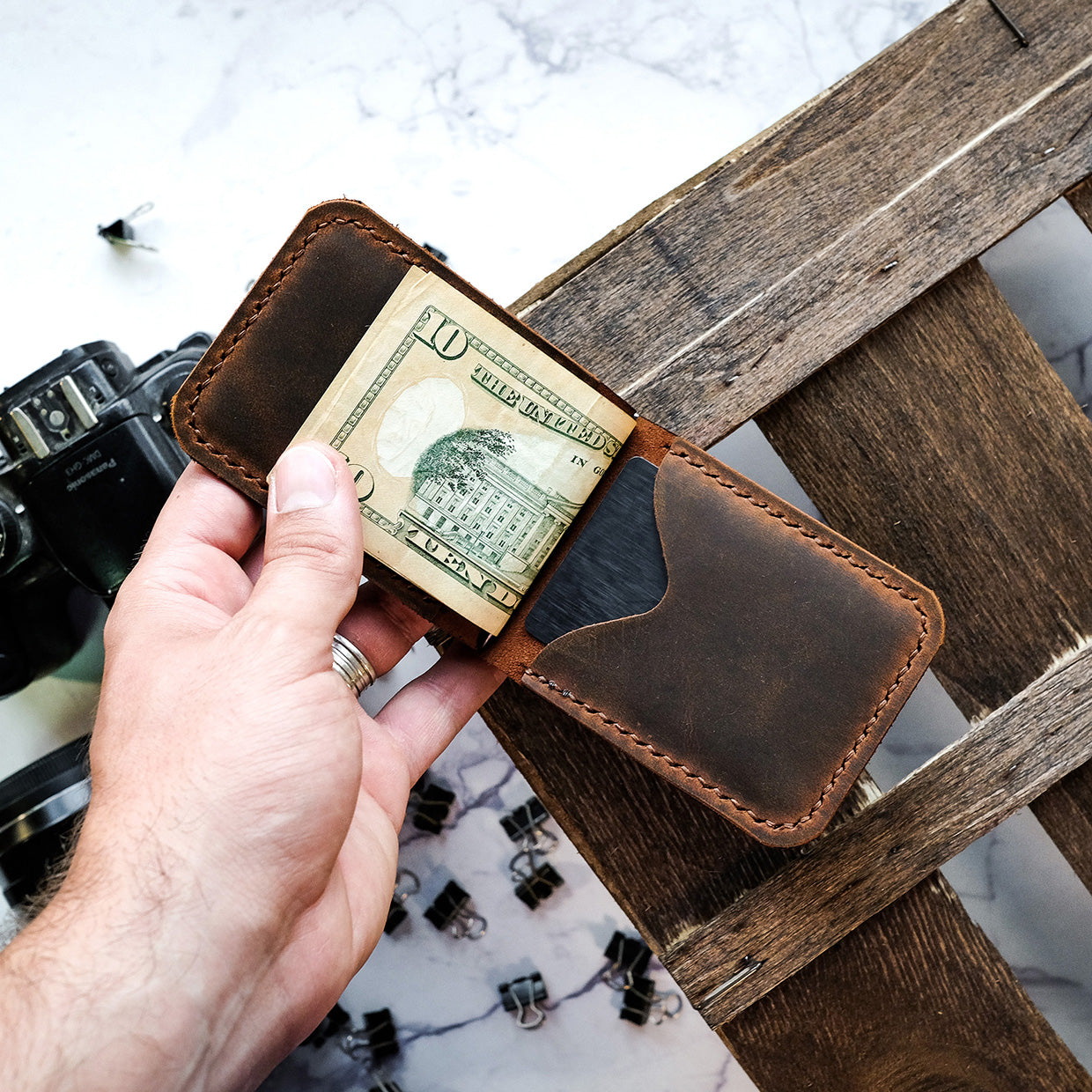 Leather wallet - Kleo - Trendy Designs